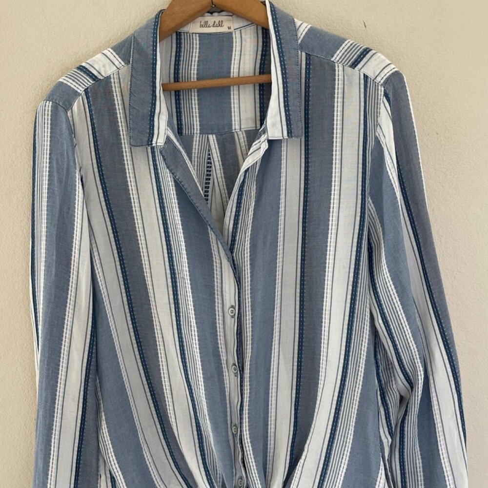 BELLA DAHL Blue & White Striped Tie Front Blouse is New w/o Tags! Size MEDIUM